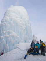 Ледяной фонтан на склоне массива Уван на Южном Урале