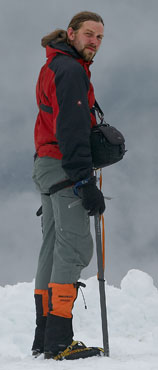 Руководитель группы в походе в Альпы