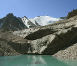 Озеро под языком ледника на Тянь-Шане