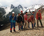 Группа на седловине перевала Школы горных инструкторов