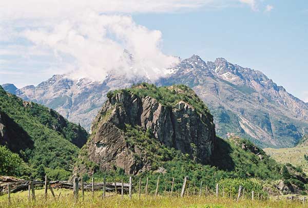 Горы в районе поселка Манихуалес