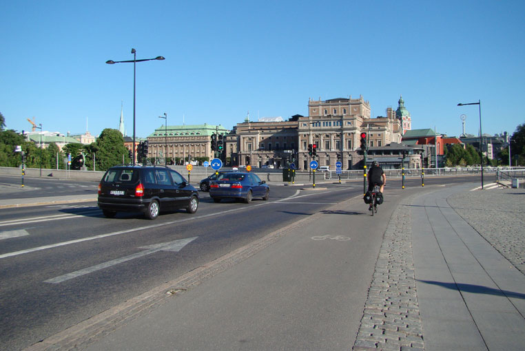 Уличное движение в Стокгольме в часы пик