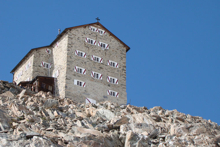 Приют Бранденбургер у вершины Даманшпитце в Эцтальских Альпах