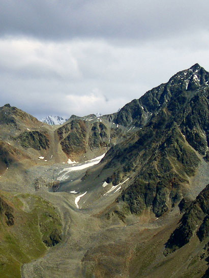 Перевал Эльгрубенйох в южной части хребта Каунерграт Эцтальских Альп