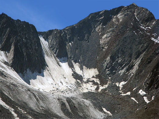 Северный склон перевала Ваннетйох в южной части хребта Каунерграт