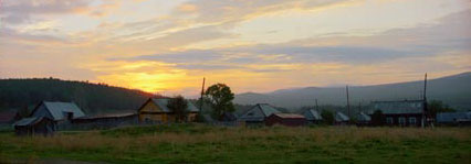 Закат солнца над деревней Сибирка на Южном Урале