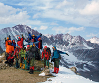 Группа Нижегородского турклуба поднимается на перевал в Джунгарии