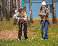 Команда Одуванчики маркируют веревки
