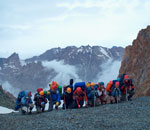 Группа на седловине перевала Кичи-Тёр