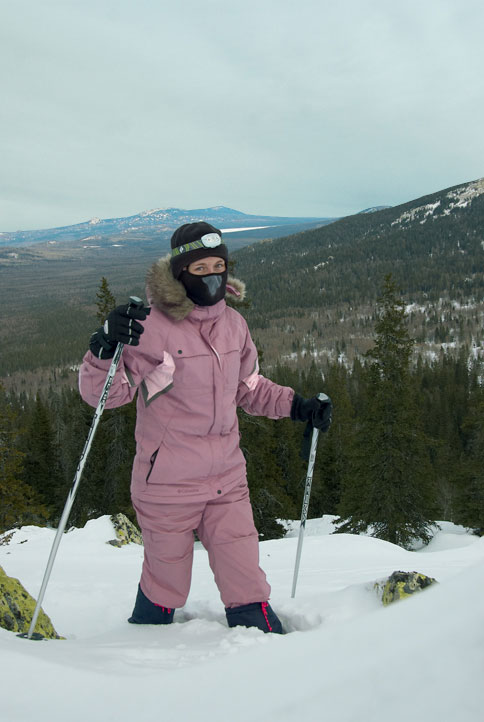 Участница лыжного похода на хребет Нургуш Ирина Егорова